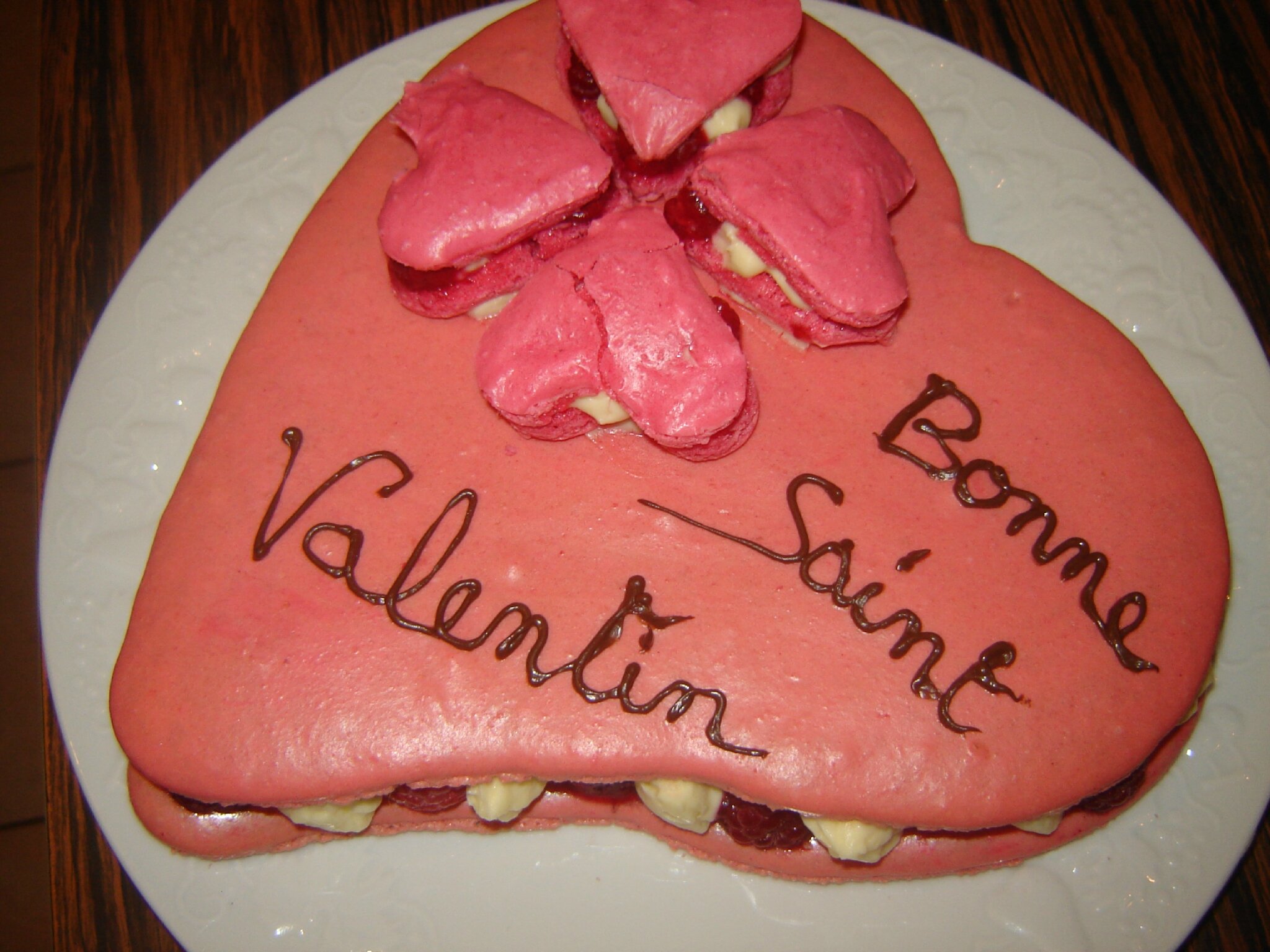 Macaron Geant En Forme De Coeur Special Saint Valentin Lemalou En Cuisine