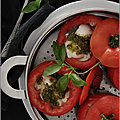 Tomates farcies à la mozzarella di bufala & pesto de pistaches, cuisson vapeur