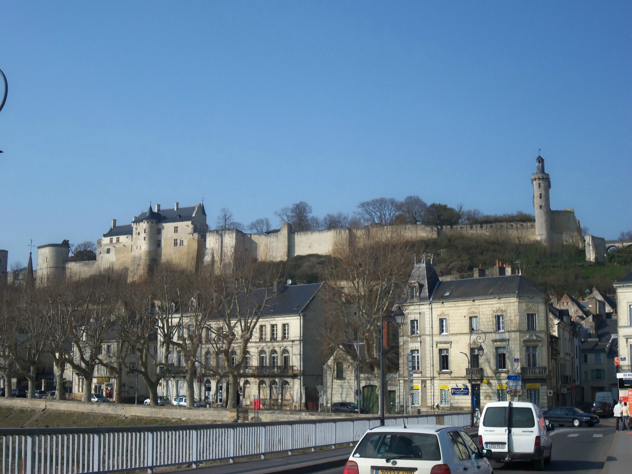 FORTERESSE ROYALE DE CHINON - patrimoine militaire français