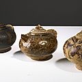Lot de trois pots à chaux en forme d'oiseau, khmer, 12°-13°siècle