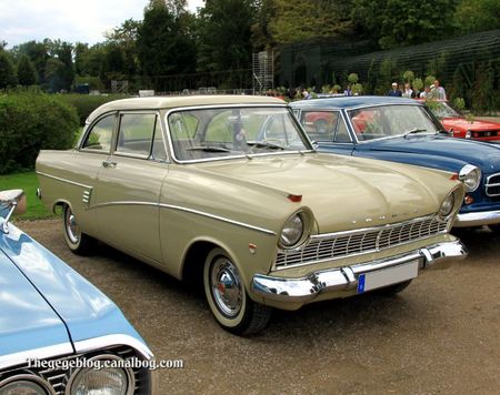 Ford taunus 17M P2 de luxe coupe de 1960 (9ème Classic Gala de Schwetzingen 2011) 01
