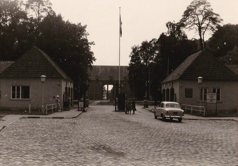 1964 Quartier Napoléon 001 Berlin Entrée Porte Principale