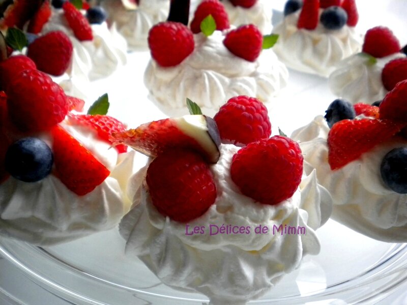 Mini-pavlovas aux fruits rouges, chantilly au Limoncello 3