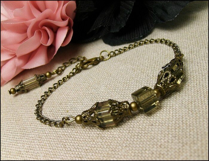 Bracelet créateur, bijou rétro vintage, perles cubes de verre fumé et ...