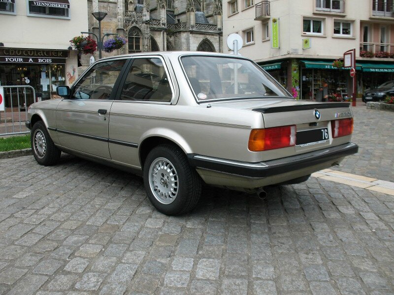 BMW320iE303par1