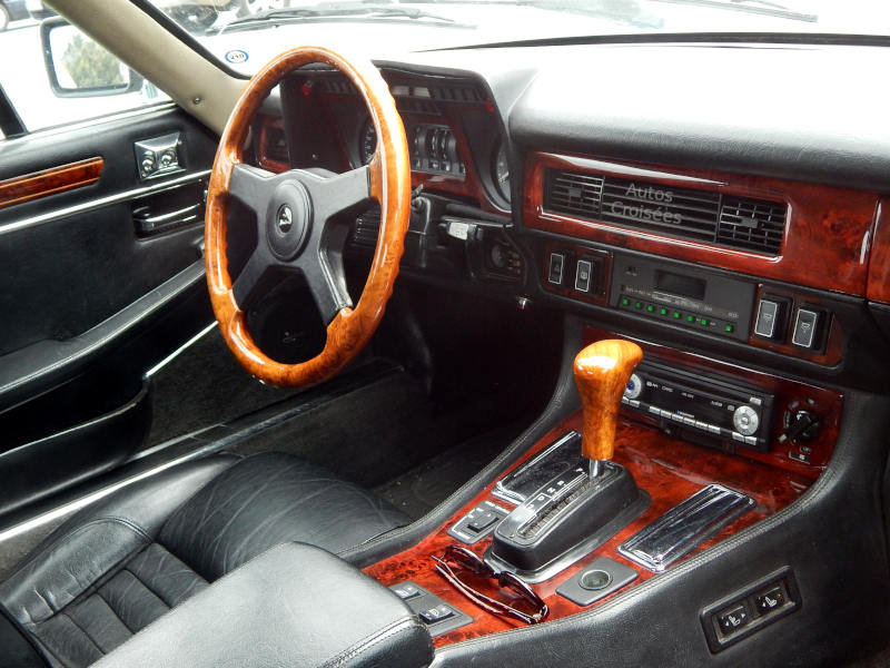 JaguarXJ-SV12int