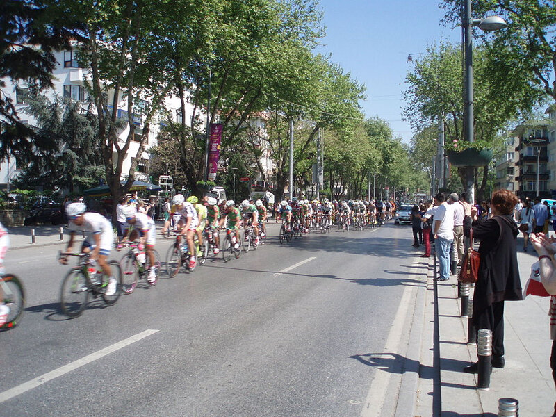 1024px-Tour_of_Turkey_Stage_8_Bağdat_Avenue_1