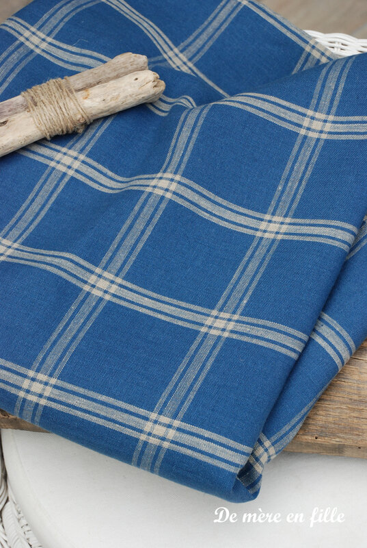 torchon bleu à carreaux beige