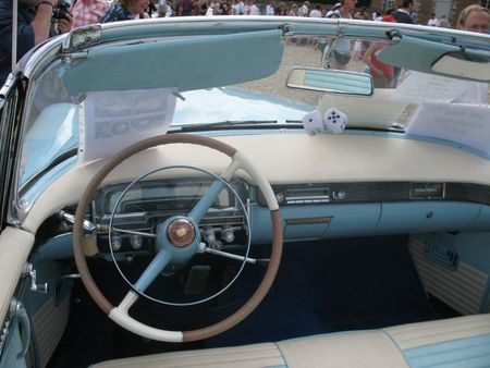 CadillacS62coupe1955int
