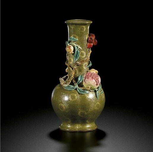 A rare gilt-decorated teadust ' pomegranate' vase, Seal mark and period of Qianlong (1736-1795)