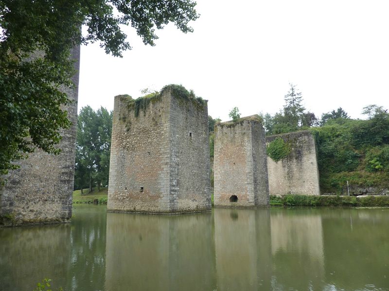 voyages lussac les chateaux