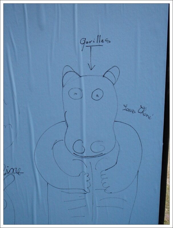 Montier enfants mur gorille 4