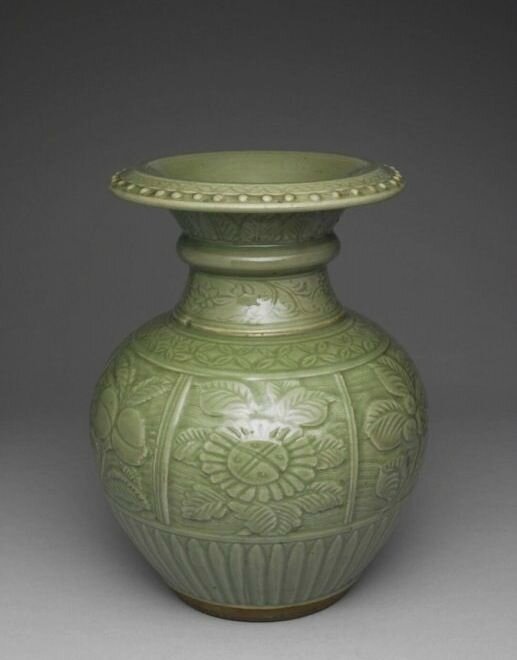 Longquan celadon-glazed pomegranate-form vase, shiliu zun, Ming Dynasty, Collection of The National Palace Museum