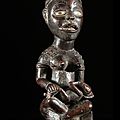 MAMA MANDOMBE KALI, NGUDI'A MUENZE