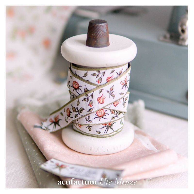 ruban boutons de fleurs 1