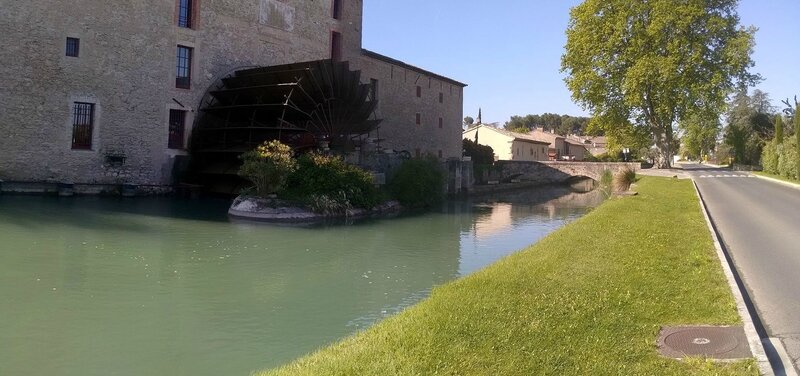 moulin de Taillades vers robion (1)_stitch