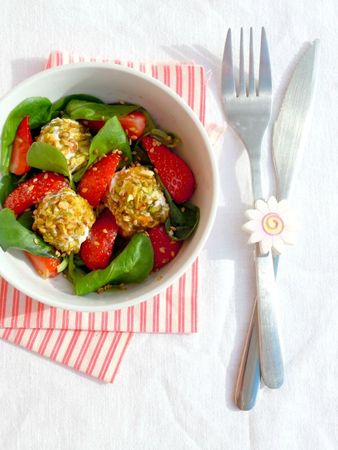 salade fraise fromage frais pistaches miel sésame (77)