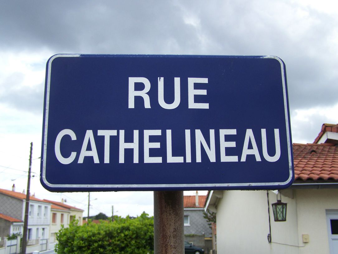 Le Bourg-sous-la-Roche (85), rue Cathelineau