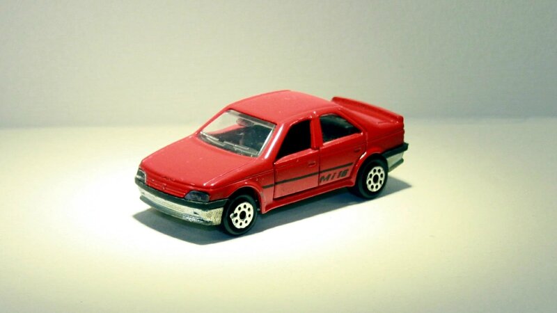 Peugeot 405 MI-16 (Majorette) 04
