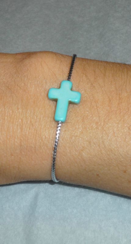 Bracelet 'Croix Howlite' turquoise, lien argenté