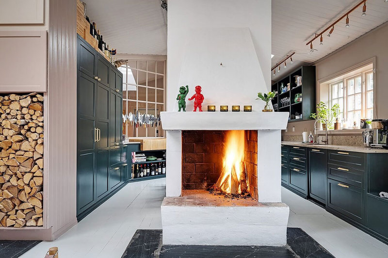 tsvetnoi-interier-shvedksogo-hudozhnika-pufikhomes-4
