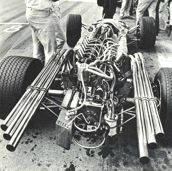 1968-Monaco-09-Matra_Beltoise-stand