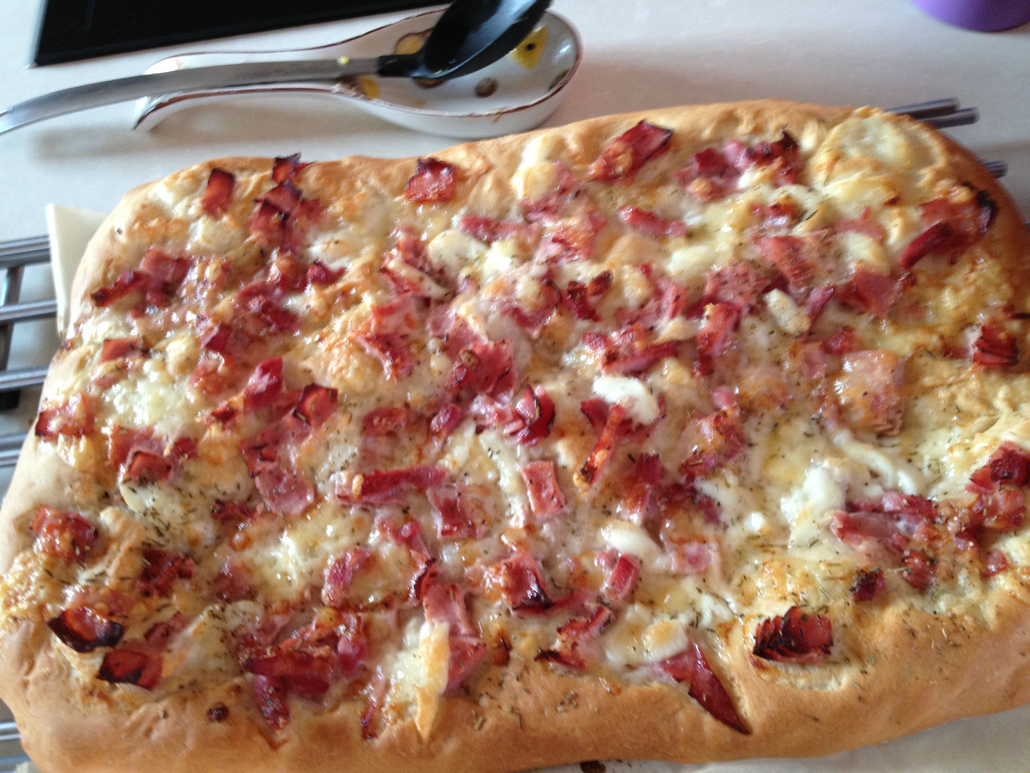 Fougasse au chèvre et lardons