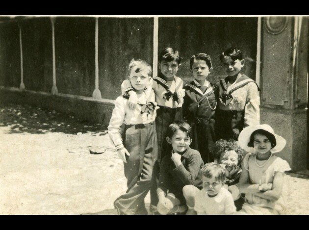 Enfants rue du Bachas dans les années 30