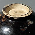 A henan russet-painted black-glazed pear-shaped vase, yuhuchunping, jin dynasty (1115-1234)