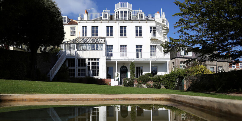 A-Guernesey-Victor-Hugo-en-genie-de-la-decoration-Chaque-piece-raconte-une-histoire