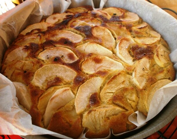 Gateau Pommes Noix Amandes L Atelier De La Corvette