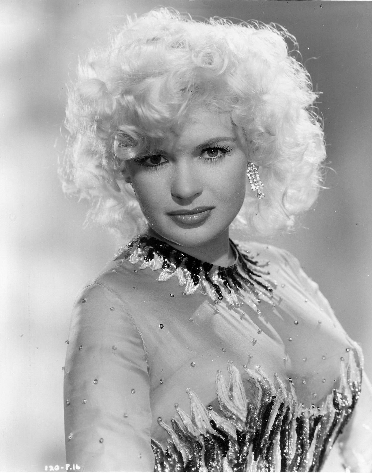 La Blonde Et Les Nus De Soho 1960 portrait 1960 ("Too hot to handle") - La vie en rose de Jayne Mansfield