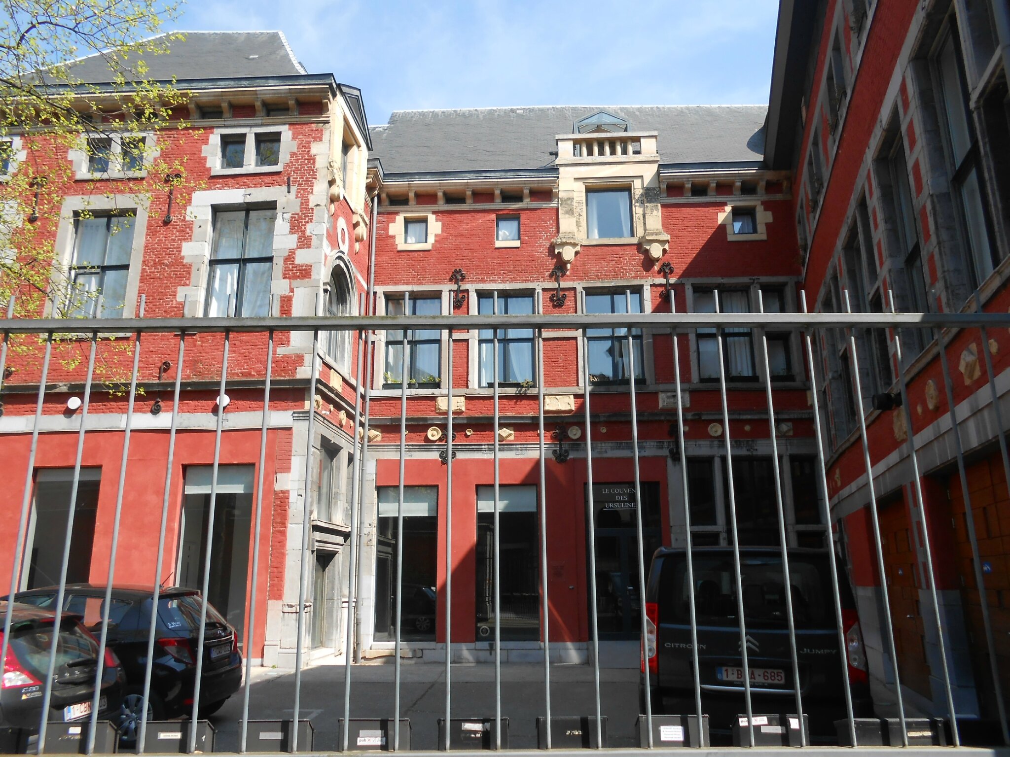 Les Impasses du Quartier Hors-Château - Intriguing Alleys in Liège