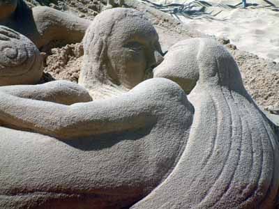 Sculpture_en_sable__couple__Alain_Durant