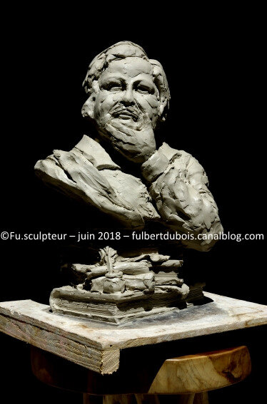 Fu - artiste sculpteur - création - art - sculpture - statuaire - modelage - terre - argile - buste - portrait - Balzac - projet monument - Tours