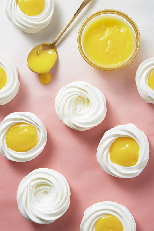 egg_ideas_meringues_lemon_curd