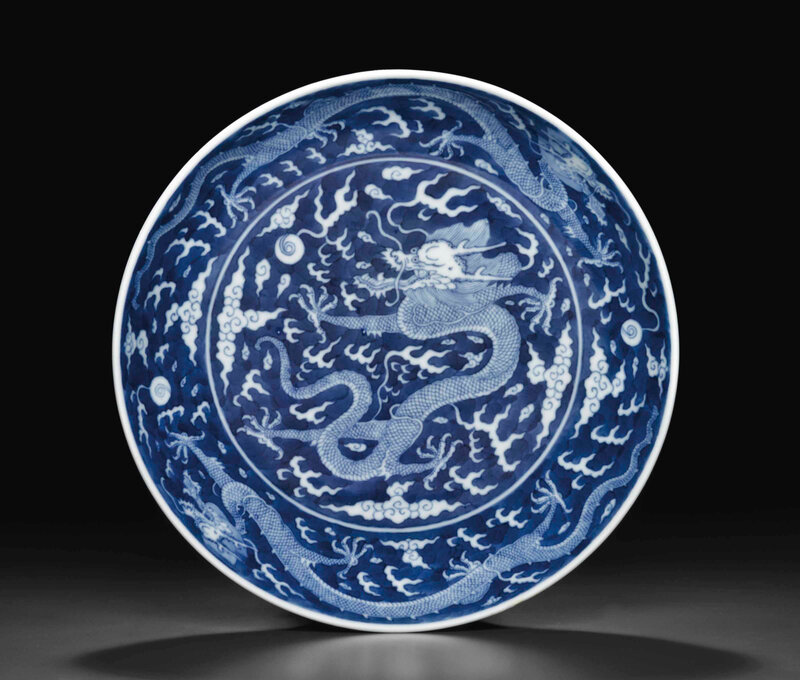 2014_NYR_02830_2160_000(a_blue_and_white_reverse-decorated_dragon_dish_daoguang_seal_mark_in_u)