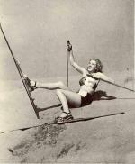 1947-02_03-Fox_publicity-sitting02-bikini_bicolor-ski-017-1