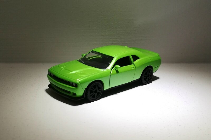 Dodge Challenger SRT Hellcat (Siku) 02