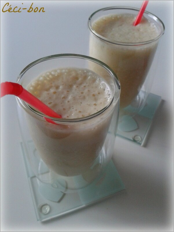 Smoothie pêches, bananes