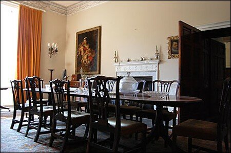 dining_room_465x309
