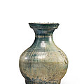 Vase en terre cuite partiellement émaillée vert, hu, chine, dynastie han, iième siècle 