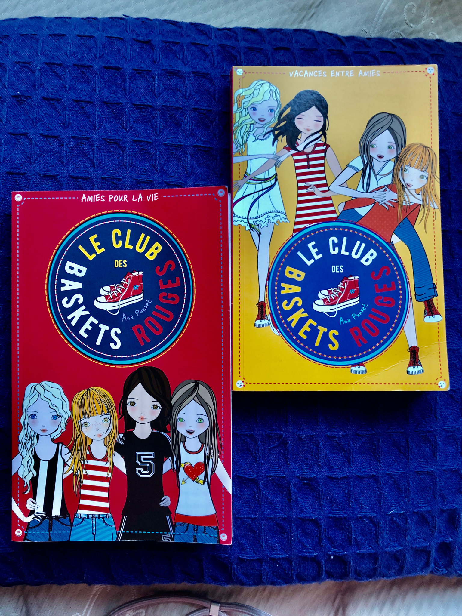 Lecture jeunesse Le club des baskets rouges ShoppingAddict à la