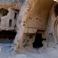 Cappadoce, vingt niveaux souterrains aménagés sur des kilomètres carrés. qui a bien pu creuse ces tunnels ?