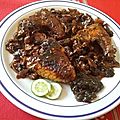 Ailerons de poulet aux aubergines et aux champignons à l'asiatique