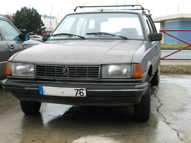 Peugeot305GRDBkS2av