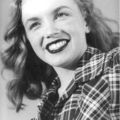 Mars 1946 norma jeane en chemise rayée par jasgur