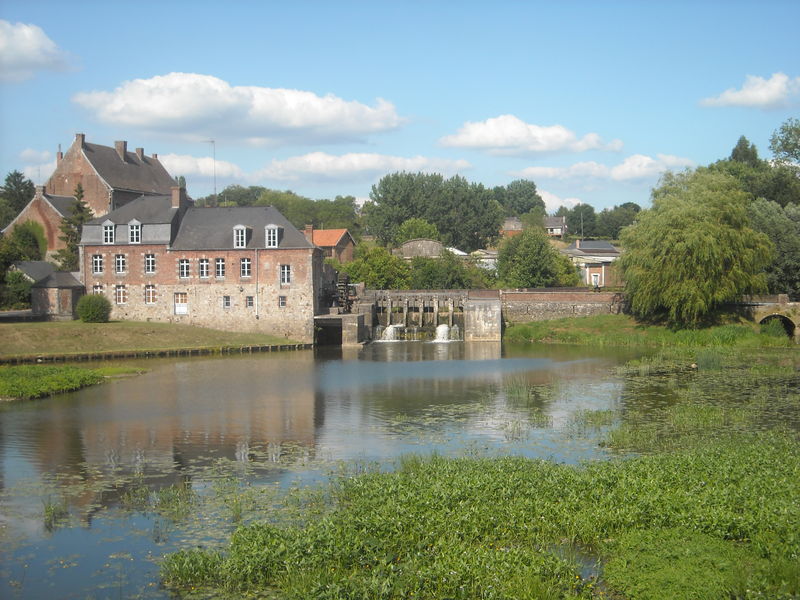 Le Village De Maroilles Et Son Moulin à Eau Les Instants