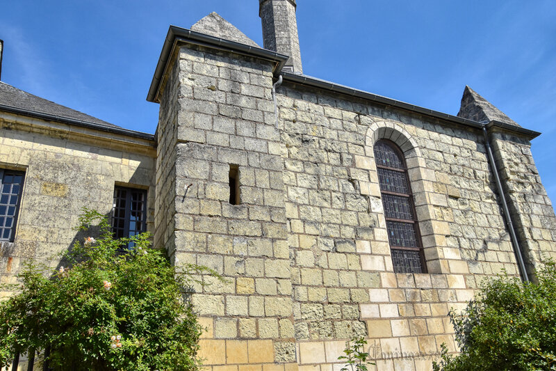 La chapelle funéraire à Fontevraud l’Abbaye, lanterne des morts (1225 Charte de Berthe, dixième abbesse) (6)