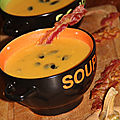 Veloute epice de butternut au lard et legumes oublies, tranches de poitrine grillee 